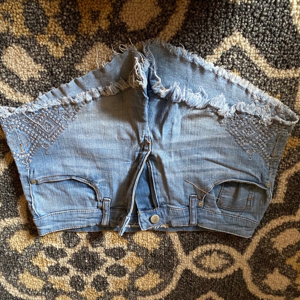 Super cute jean shorts